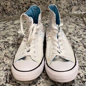 Like New Converse Hightops, size 10m, 12w, EUR 44